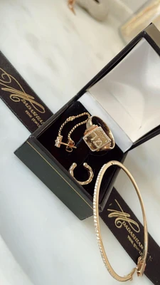 טבעת חותם וינטג' , אותיות בעברית , משובצת יהלומים