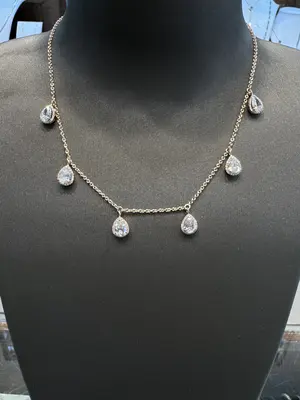 שרשרת טיפות מעבדה משובצות יהלומים